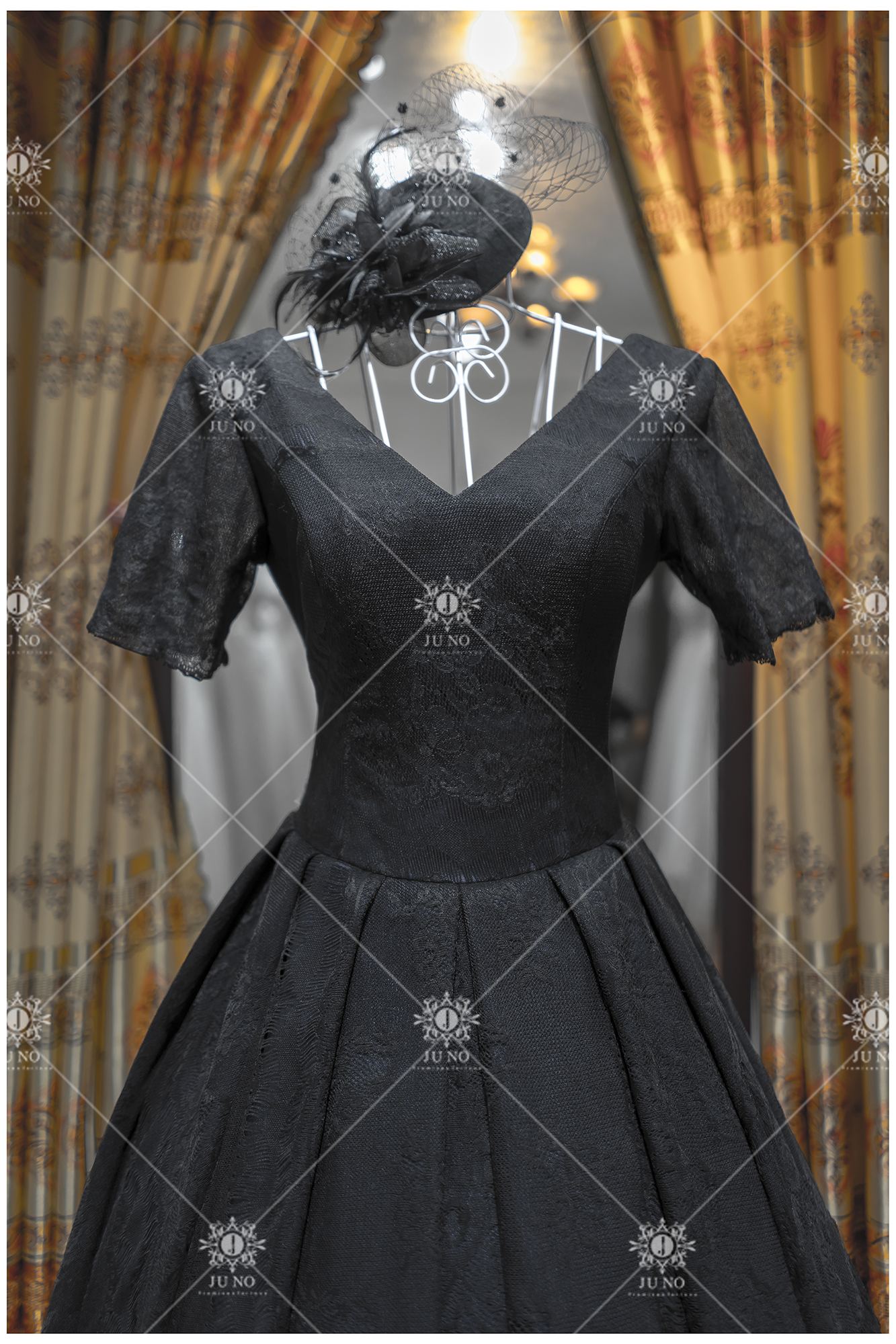 Bạn đã biết đến xu hướng váy cưới màu đen đang được ưa chuộng chưa?